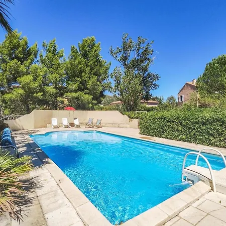 3 Bedroom In Fouzilhon