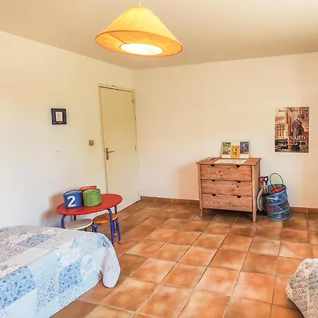 3 Bedroom In * Fouzilhon