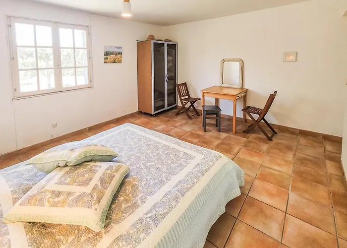 3 Bedroom In Fouzilhon
