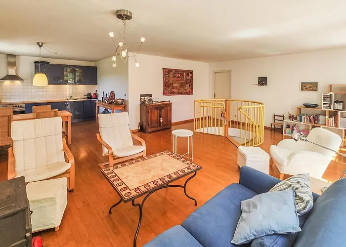 بيت للعطل 3 Bedroom In Fouzilhon