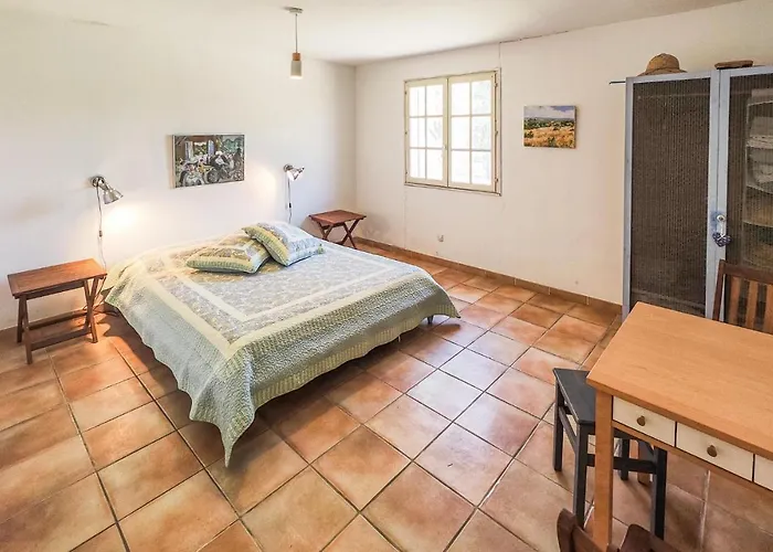 3 Bedroom In Fouzilhon