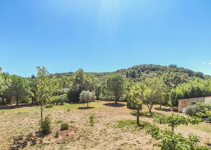 3 Bedroom In * Fouzilhon