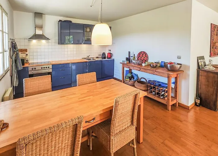 3 Bedroom In بيت للعطل Fouzilhon