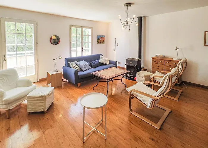 3 Bedroom In Fouzilhon