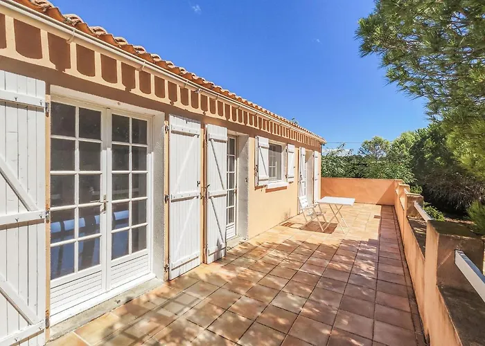 3 Bedroom In بيت للعطل *