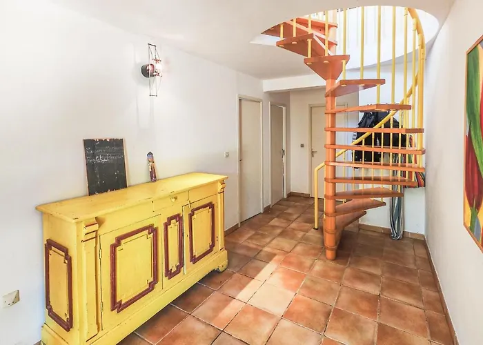 3 Bedroom In بيت للعطل Fouzilhon