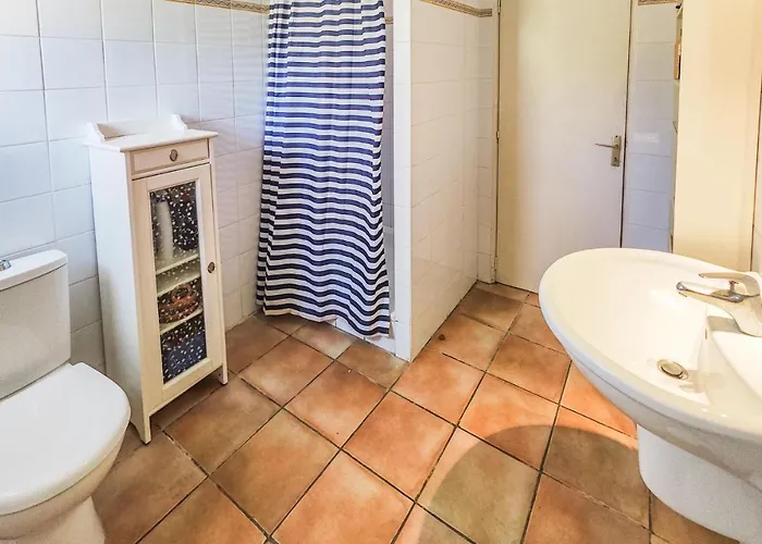 3 Bedroom In بيت للعطل *